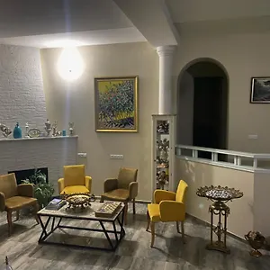מלון Westay